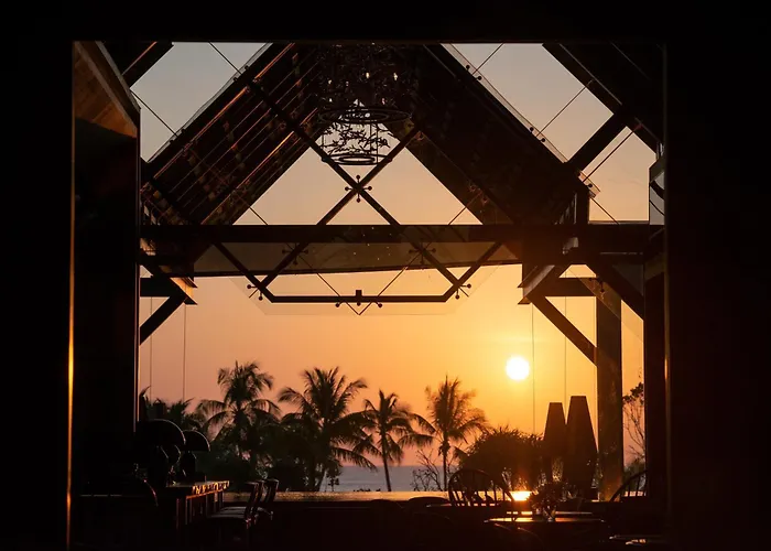 Le Meridien Khao Lak Resort & Spa