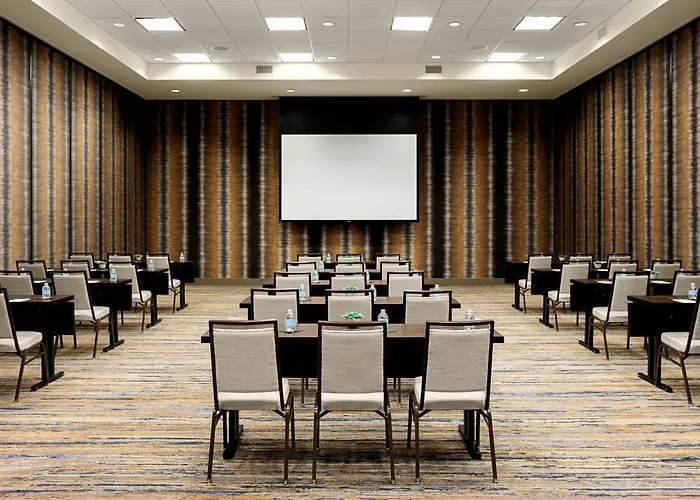 Courtyard By Marriott Dallas Downtown/Reunion District