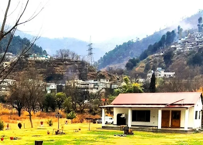 Country Club Balakot - Round Bed Cottage