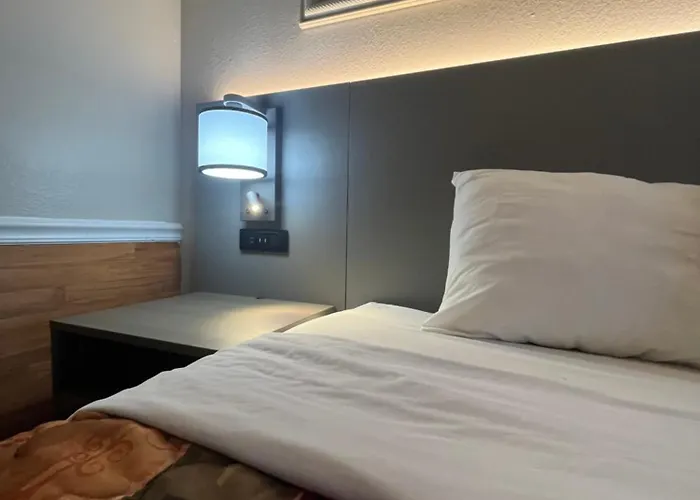 Hallmarc Inn & Suites Of West Memphis