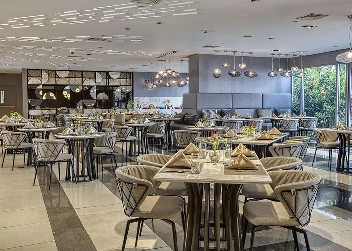 Amira Luxury At Novotel Suites Manila Near Makati And Bgc