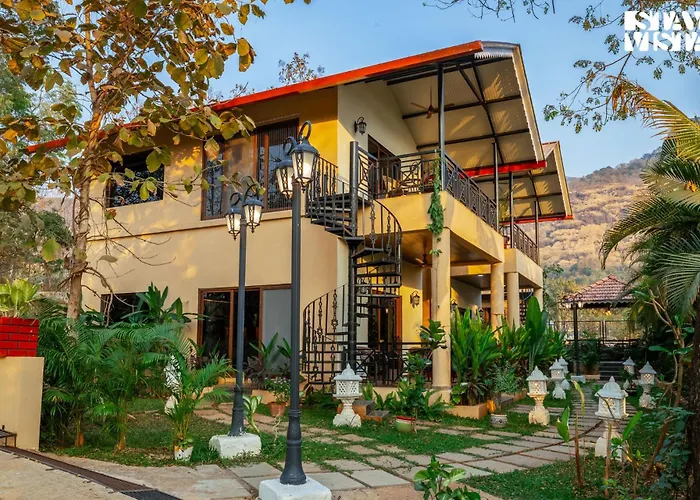 Ever Falls By Stayvista - 9Bhk Cottage With Bar & Jacuzzi