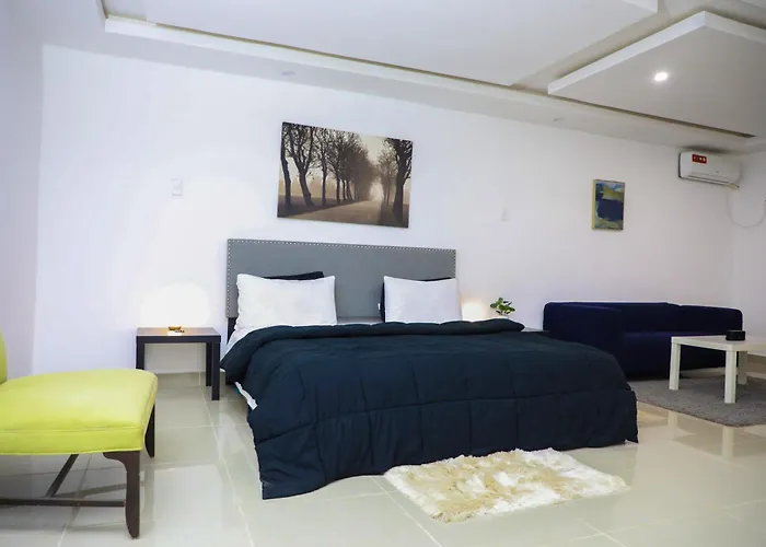Tris Estates Hotel & Suites