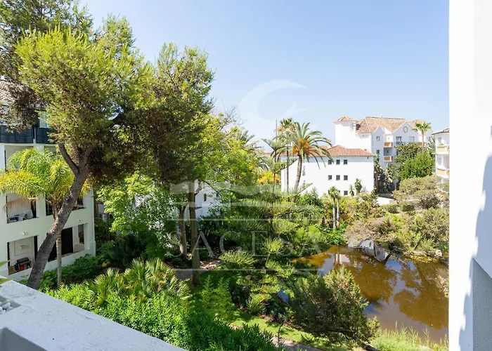 Jardines De Las Golondrinas