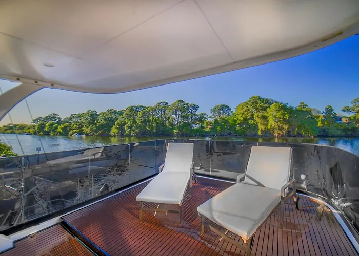 Unique Houseboat Rental