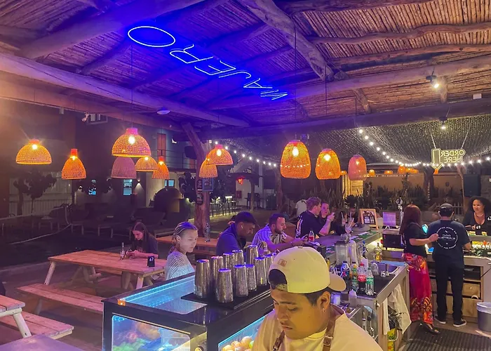 Viajero Huacachina Hostel