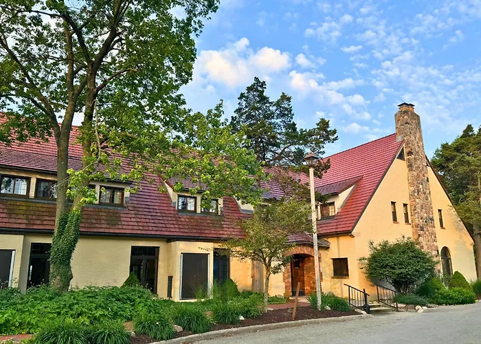 Potawatomi Inn & Cabins