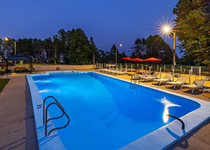 Quality Inn & Suites Garden Of The Gulf