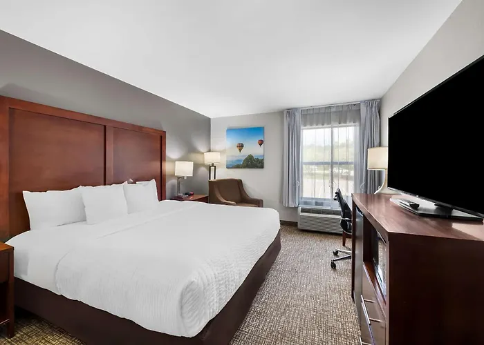 Clarion Pointe Apex - Holly Springs