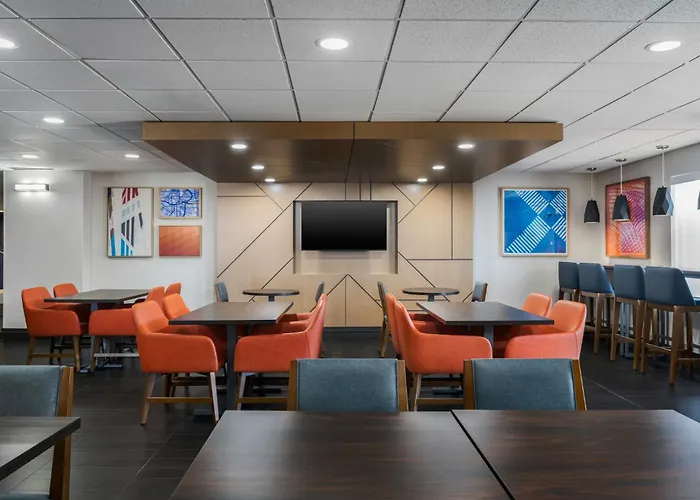 Holiday Inn Express Hotel & Suites Bentonville By Ihg