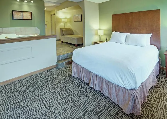 Mountain Side Hotel Whistler By Executive