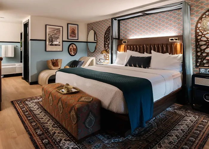 Uncommoner Hotel By Reverie Boutique Collection