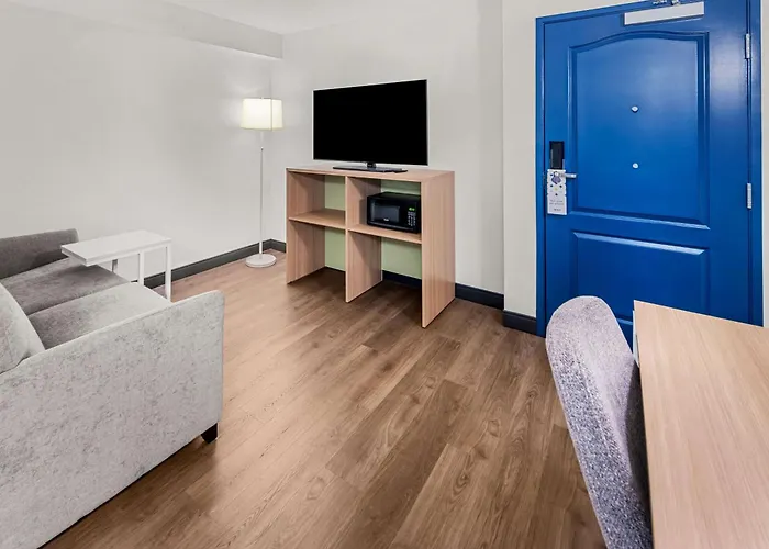 Spark By Hilton Woodbridge