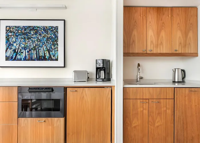 Shawnigan Lake Resorts