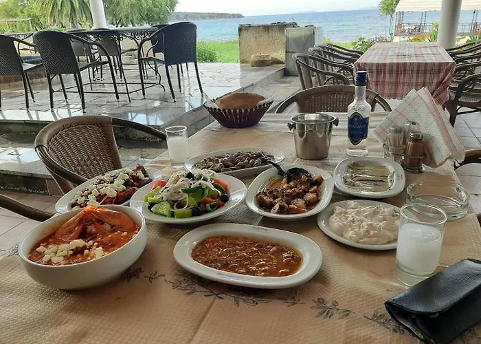 Aigeiros Apartments & Restaurant