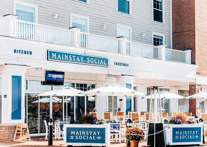 Salem Waterfront Hotel & Suites
