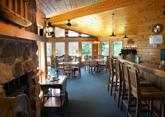 Square Rigger Lodge