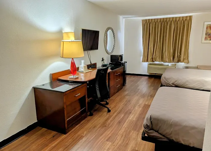 Travelodge By Wyndham Forsyth