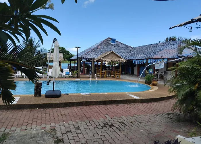 Water'S Edge Resort ,