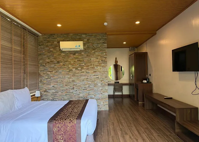 Coral Bay Resort