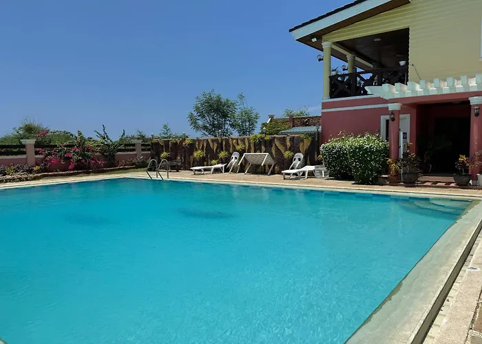 Ovemar Resort Hotel Near Vigan