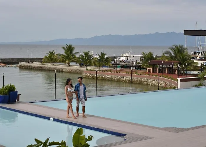 Holiday Oceanview Residences And Resort