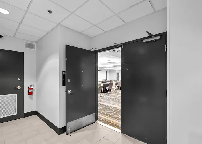 Holiday Inn Hotel & Suites Surrey East - Cloverdale By Ihg