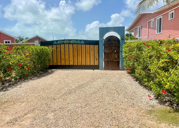 Tilt-Ta-Dock Resort Belize