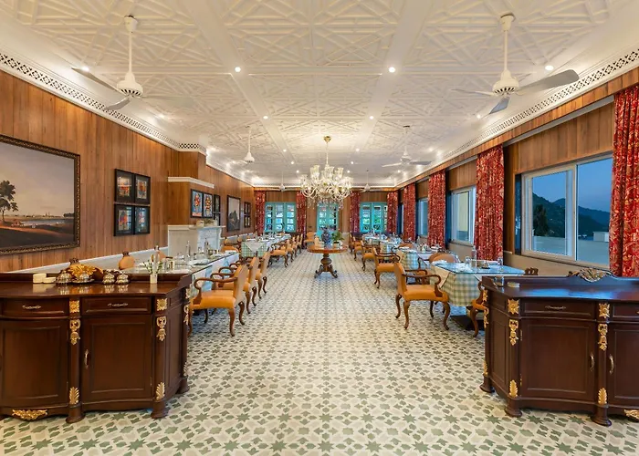Mayfair Manor Jungpana
