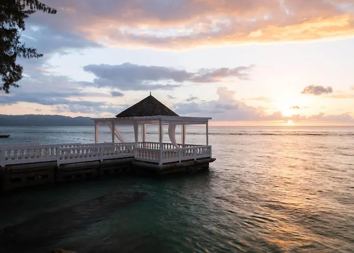 Grand Decameron Montego Beach, A Trademark All-Inclusive Resort