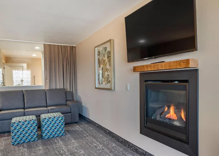Lincoln Sands Oceanfront Resort, An Ascend Collection Hotel