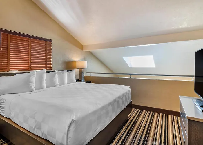 Lincoln Sands Oceanfront Resort, An Ascend Collection Hotel
