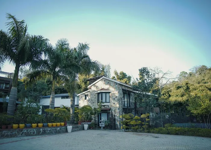 Pleasant Tree Hotels - Luxury Stay Amidst Nature