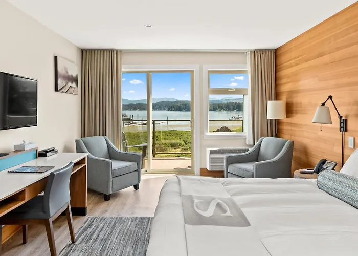 Sproat Lake Landing Resort