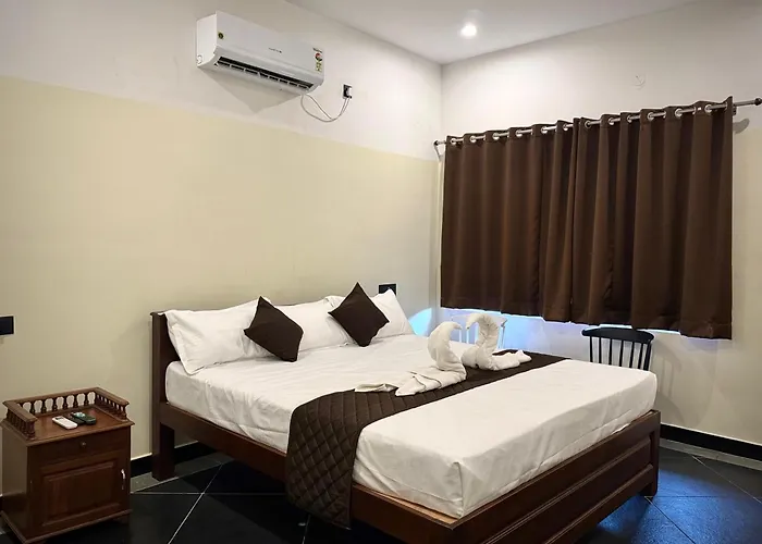 Divine Beach Inn - The Sea Shore Hotel
