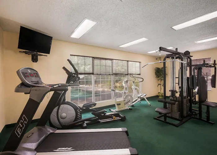 Quality Inn & Suites Greensboro Near Lake Oconee