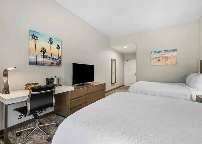 Santa Clarita Resorts
