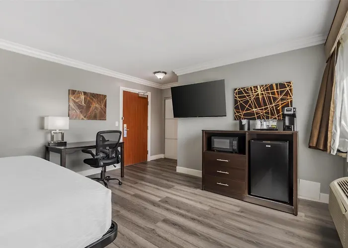 Best Western Plus La Mid-Town Hotel