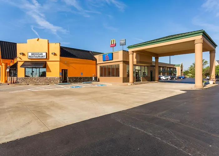 Motel 6-Clarksville, Tn