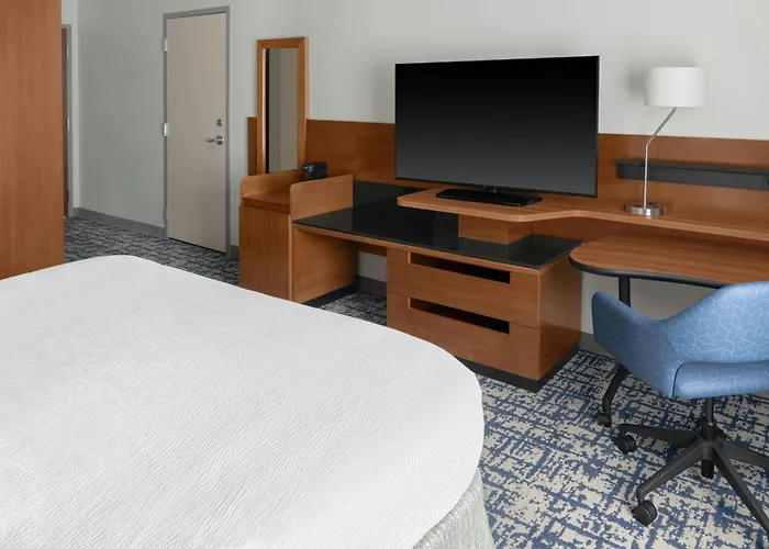 Fairfield Inn And Suites By Marriott Calhoun