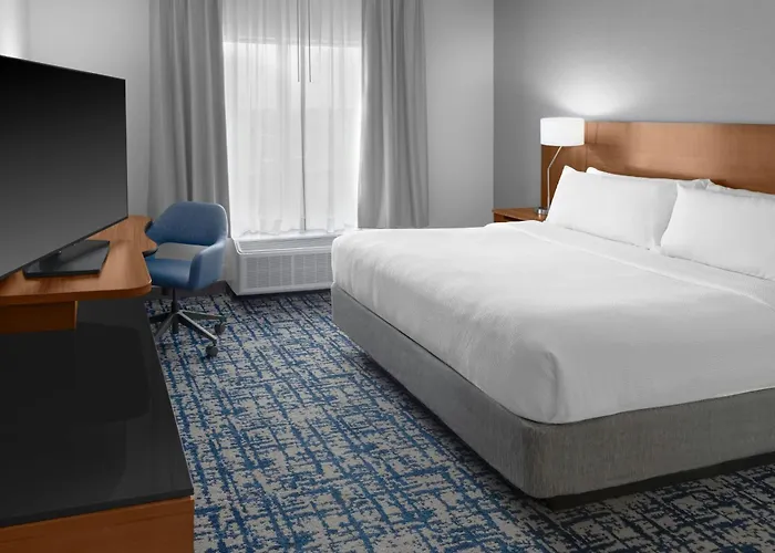 Fairfield Inn And Suites By Marriott Calhoun