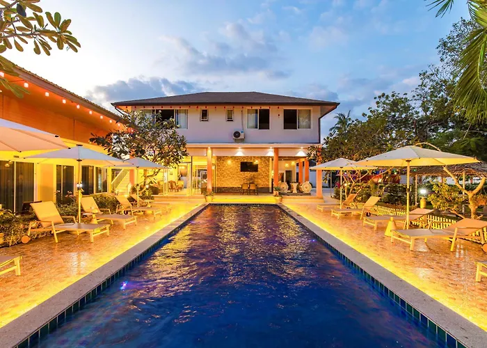 Tongtong Garden Holiday Hotel普吉岛通通花园酒店