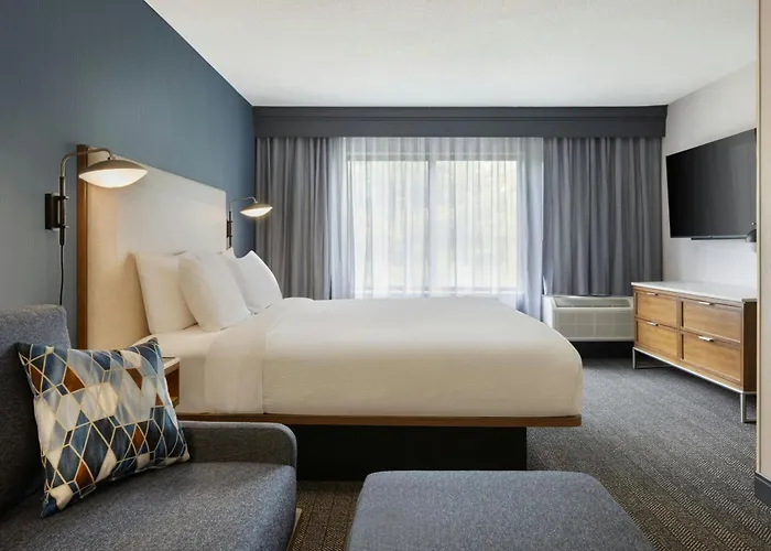 Courtyard By Marriott Traverse City