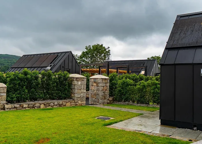 The Village At The Rocks - Luxury Glamping Resort