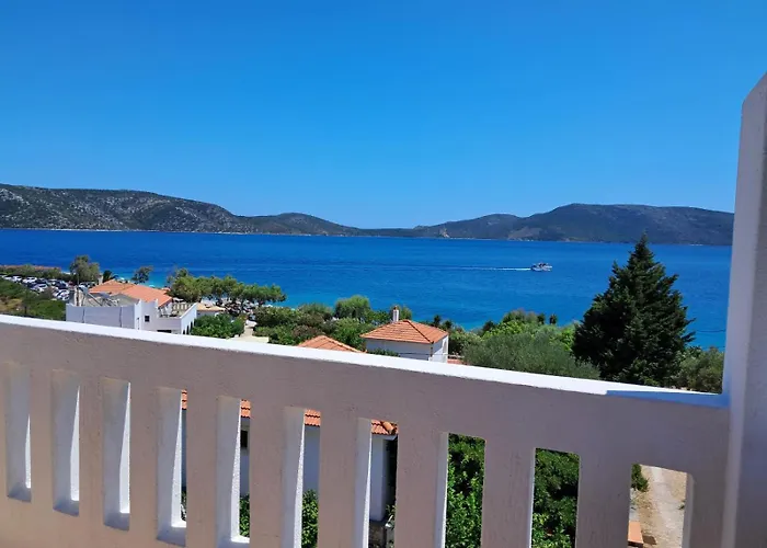CENTRAL GREECE Beach Resorts