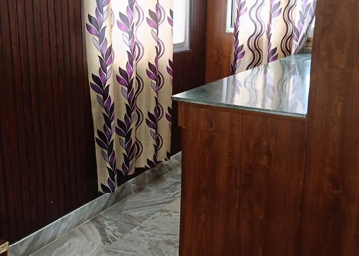 Hotel Poonam Mahal