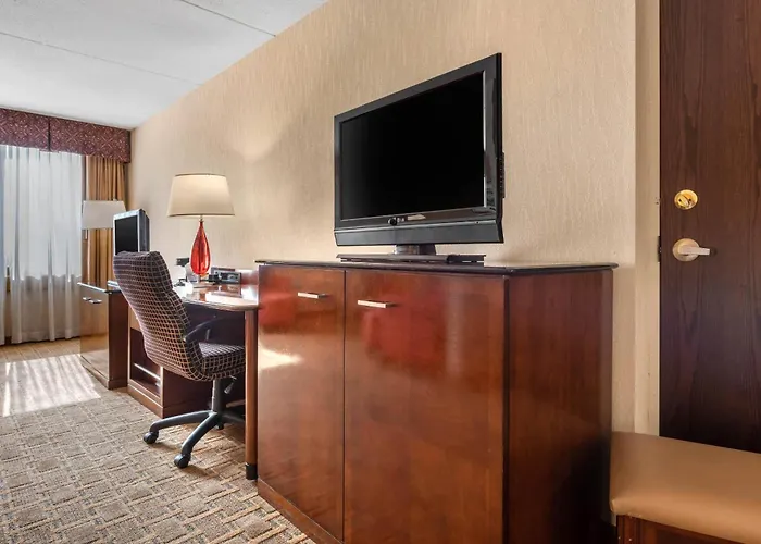 Clarion Hotel Conference Center On Lake Erie