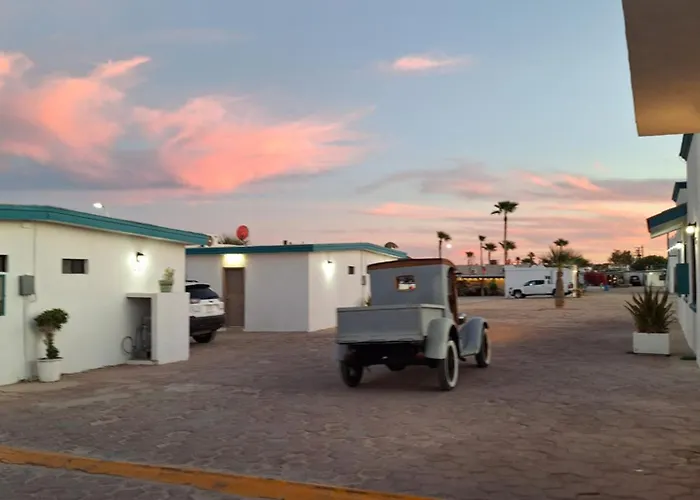 #53 Bungalow Seaside Hotel & Victors Rv Park