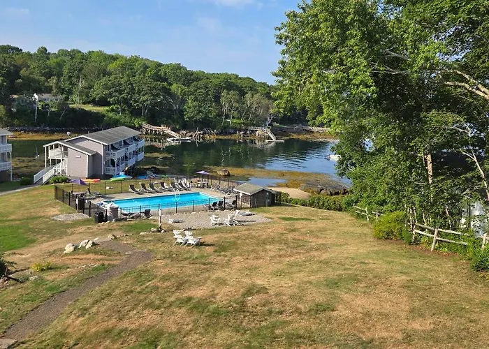 Smuggler'S Cove Inn