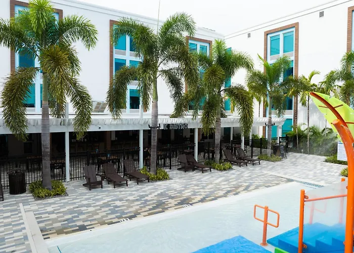 Kompose Boutique Resort @ Theme Parks